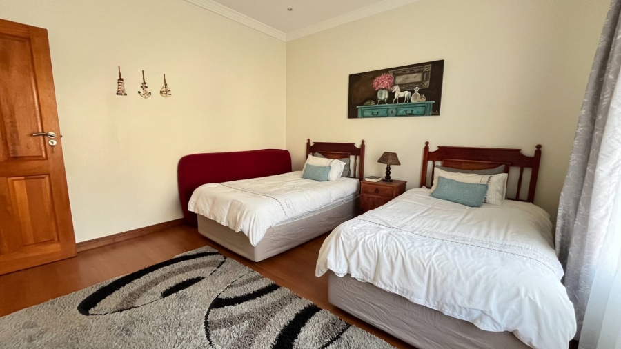 6 Bedroom Property for Sale in Hartenbos Heuwels Western Cape